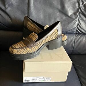 Clarks Women's Houndstooth Brown Loafers 91/2 Wide